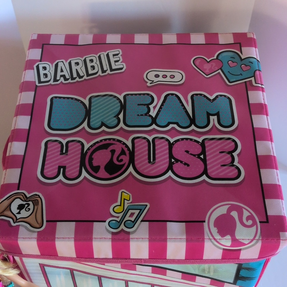 Malibu Barbie Swimming Action Doll And Barbie Organizing Cube - Picture 2 of 15